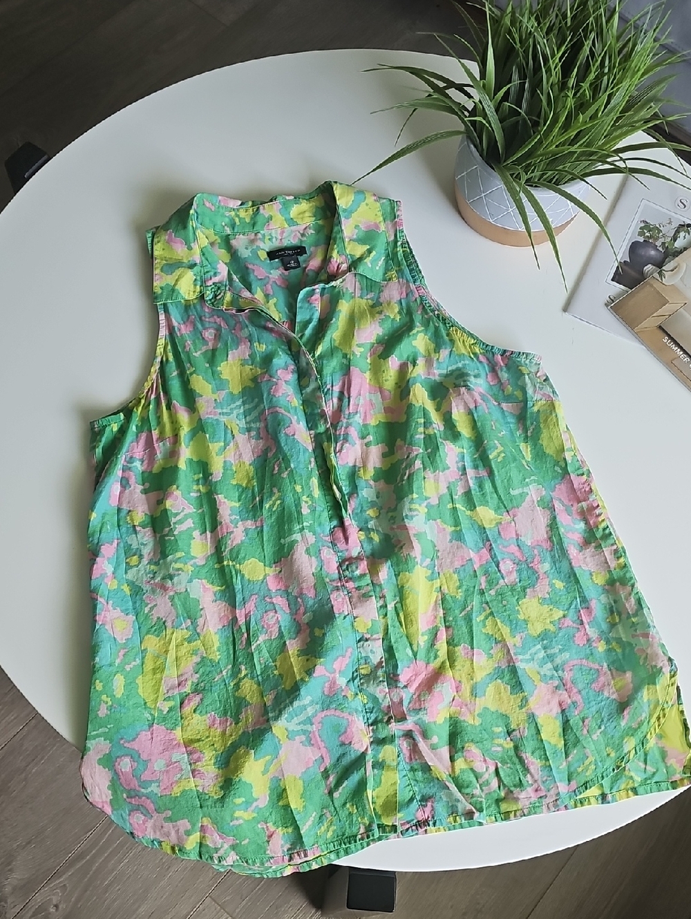 Ann Taylor Sleeveless Printed Button-Front Top - Green Pink